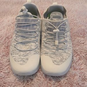 New Nike Run Commuter off white/ grey shoes. Size 6.